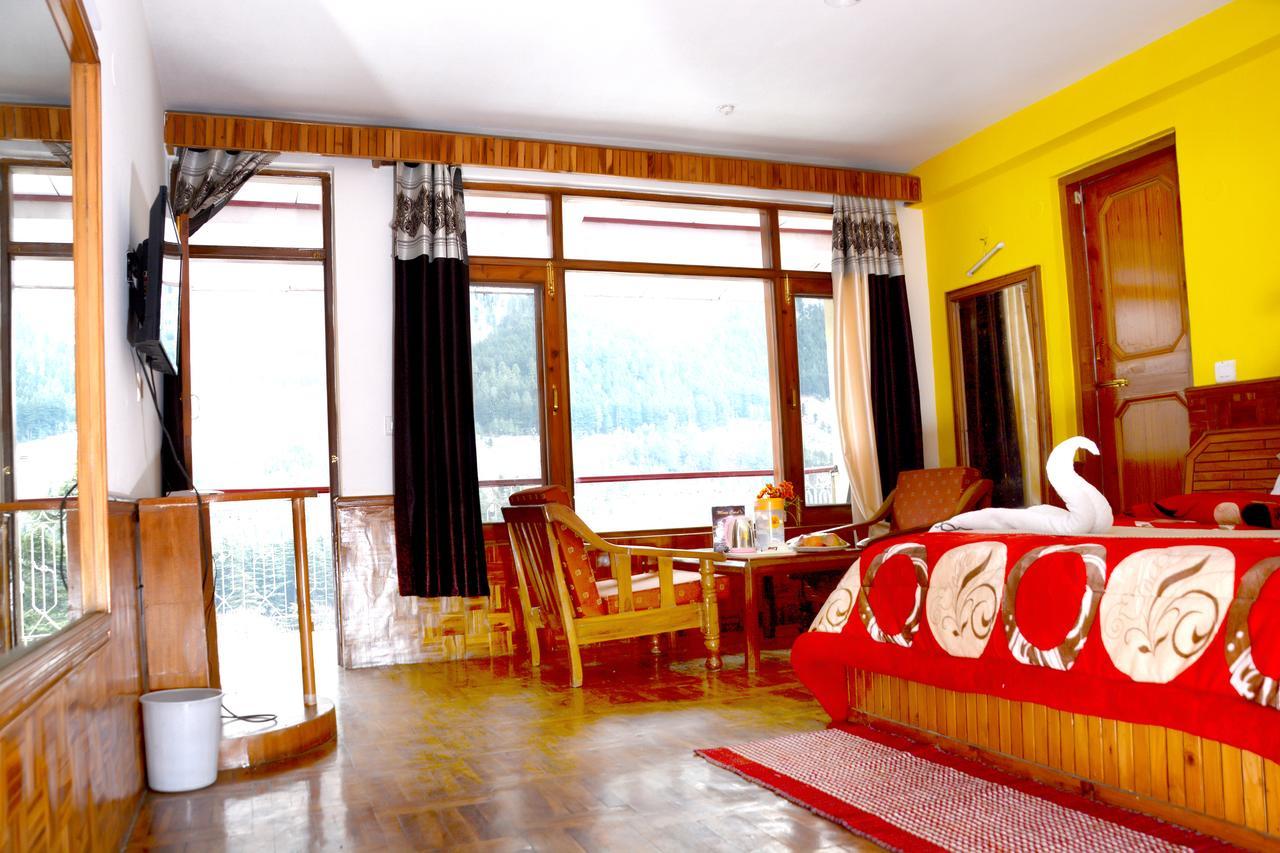 Hotel Rajhans Manali Екстериор снимка