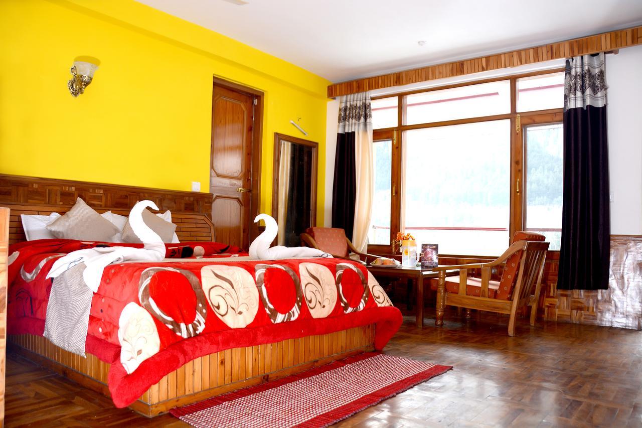Hotel Rajhans Manali Екстериор снимка