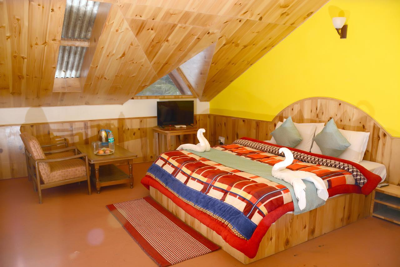 Hotel Rajhans Manali Екстериор снимка