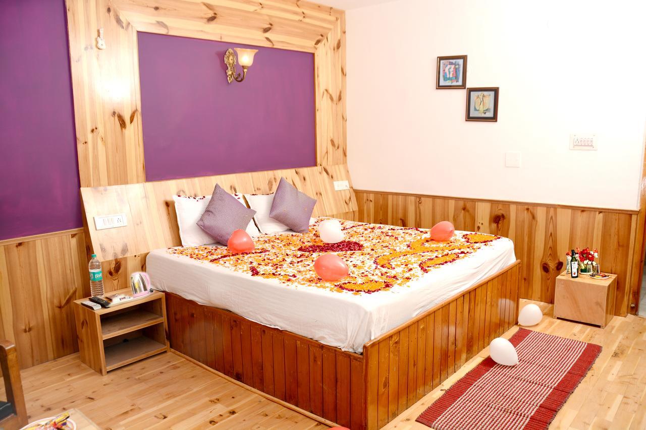 Hotel Rajhans Manali Екстериор снимка