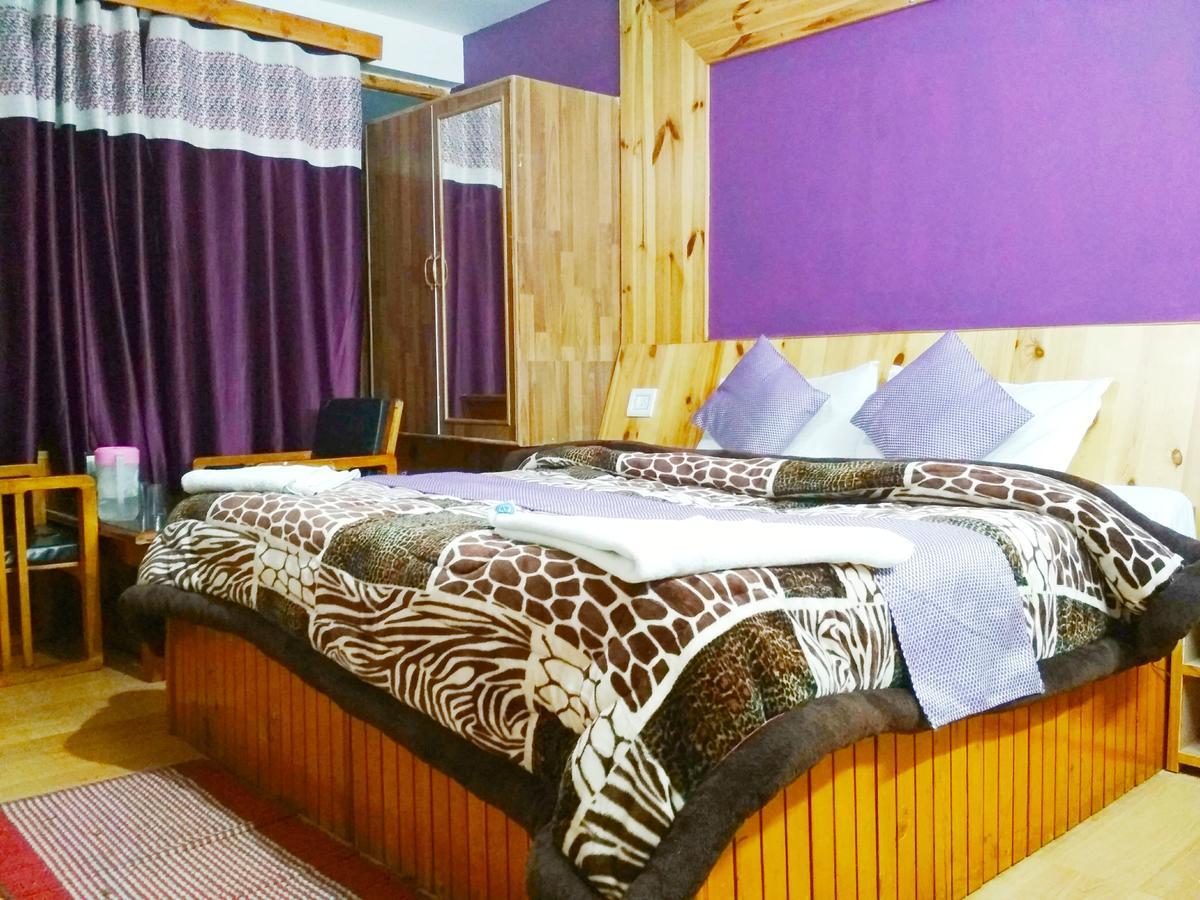 Hotel Rajhans Manali Екстериор снимка