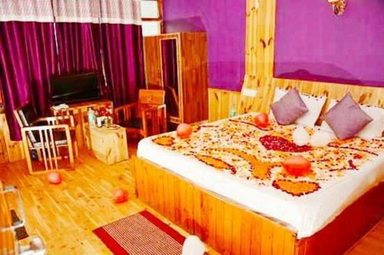 Hotel Rajhans Manali Екстериор снимка